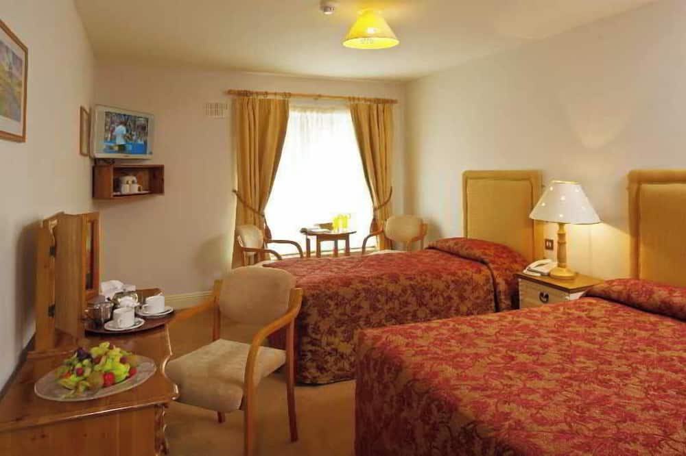 Hylands Burren Hotel 写真