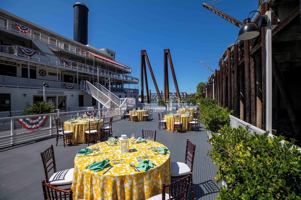 デルタ キング ホテル 写真