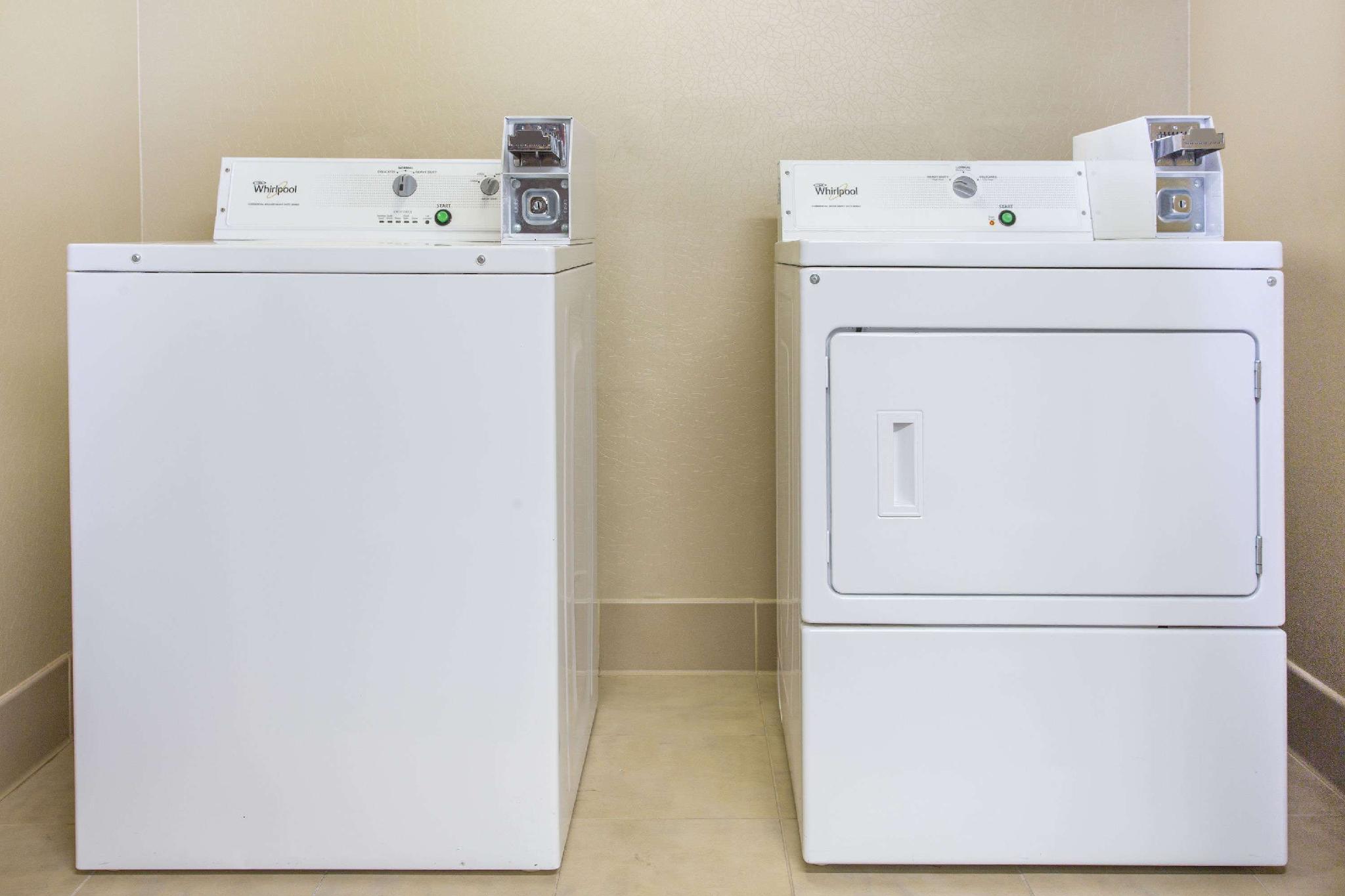 デイズ イン バイ ウィンダム ローリー-エアポート-リサーチ トライアングル パーク 写真