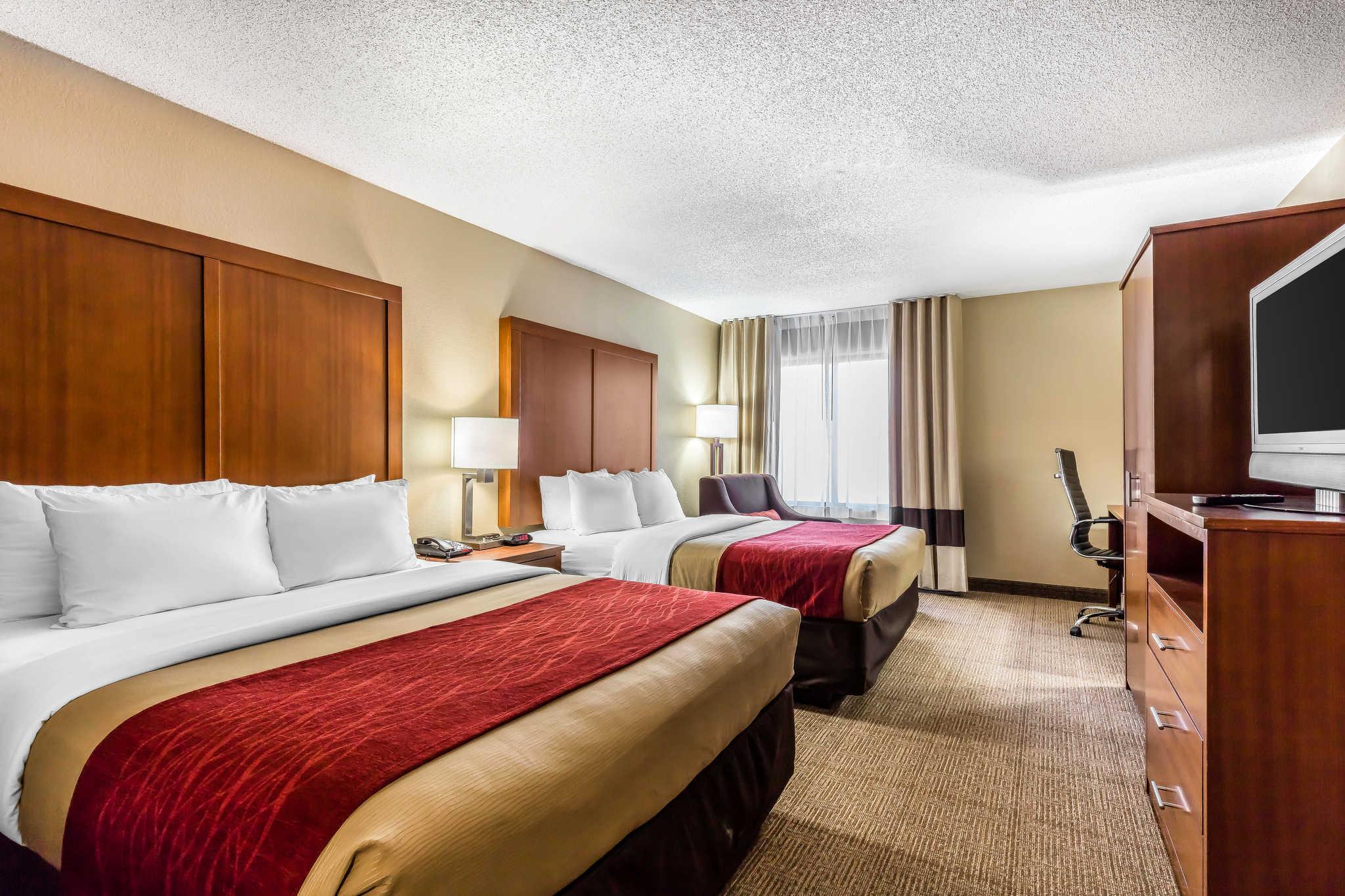 コンフォート イン & スイーツ エアポート - アメリカン ウェイ 写真