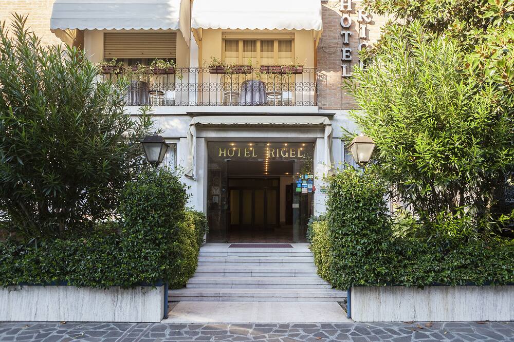 ホテル リゲル 写真