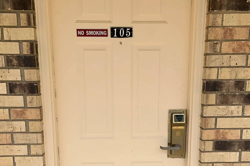 ラグジュアリー イン & スイーツ フォレスト シティ 写真