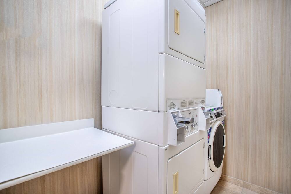 ハンプトンイン スイーツ ミネアポリス セントポール アープト - モール オブ アメリカ 写真