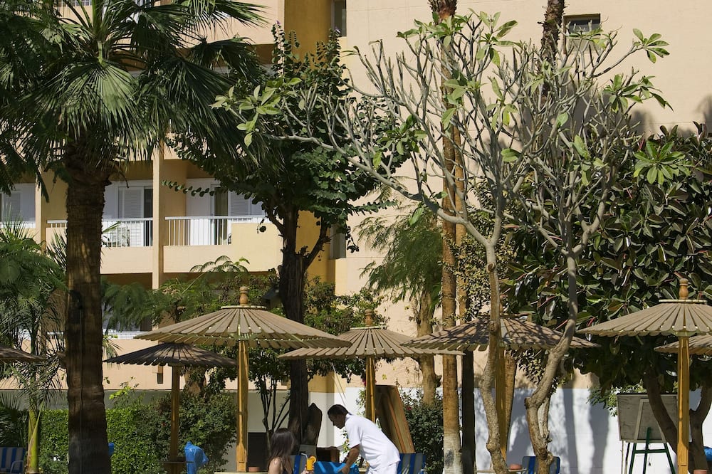 アラカン イータベ ルクソール ホテル 写真