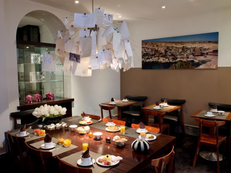 ゴールデン チューリップ オペラ ド ノアイユ 写真