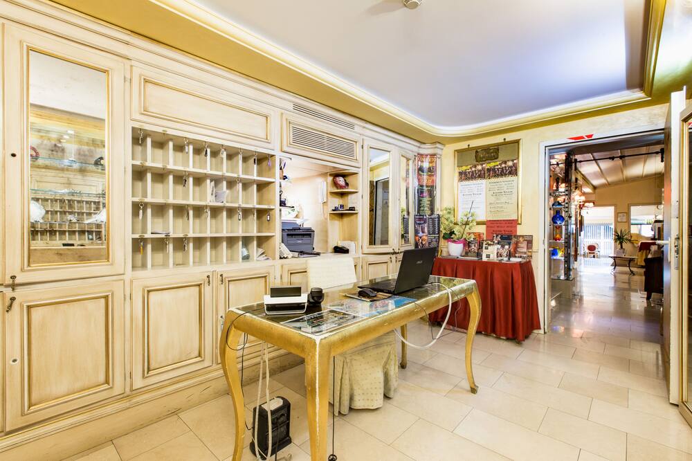 ホテル アルシオーネ 写真