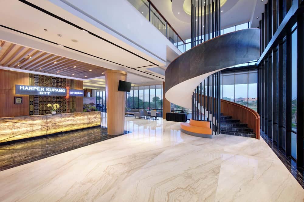 ハーパー クパン バイ アストン 写真