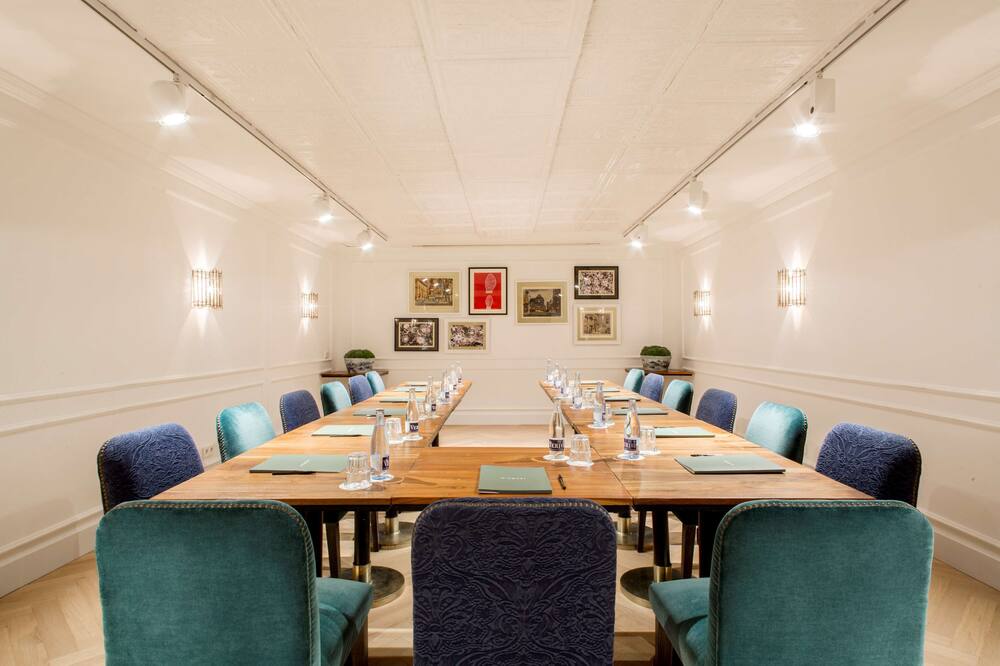 ホテル ミッドモスト 写真