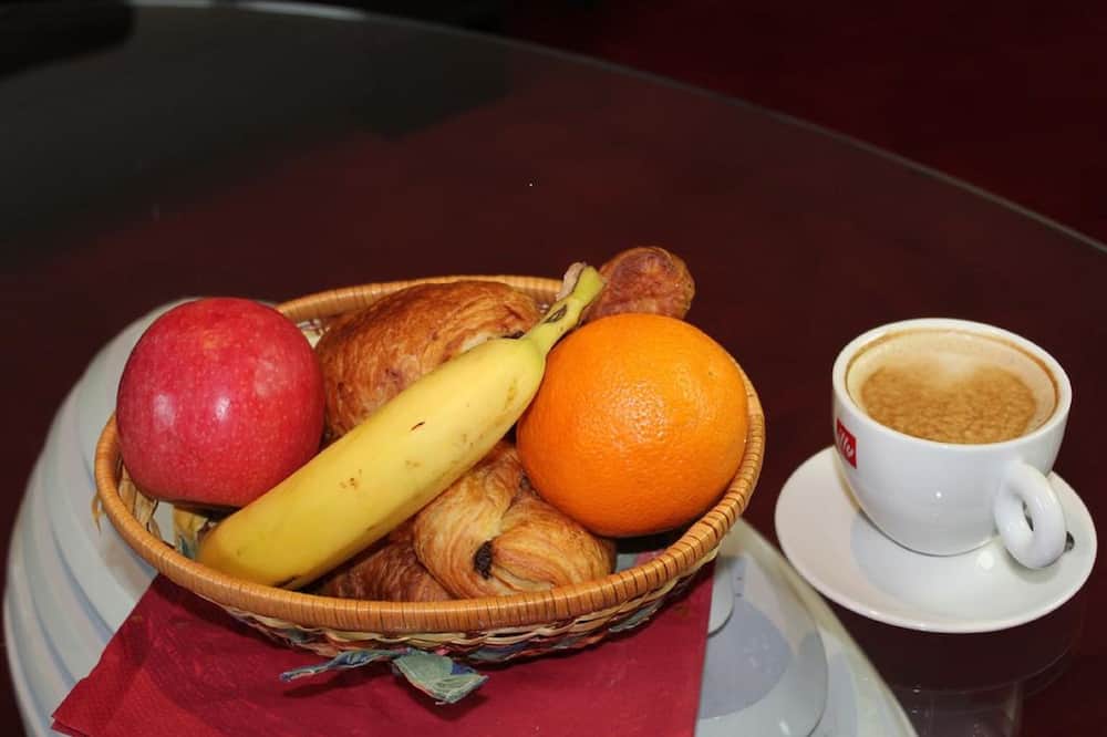 ホテル レジナ モンマルトル 写真