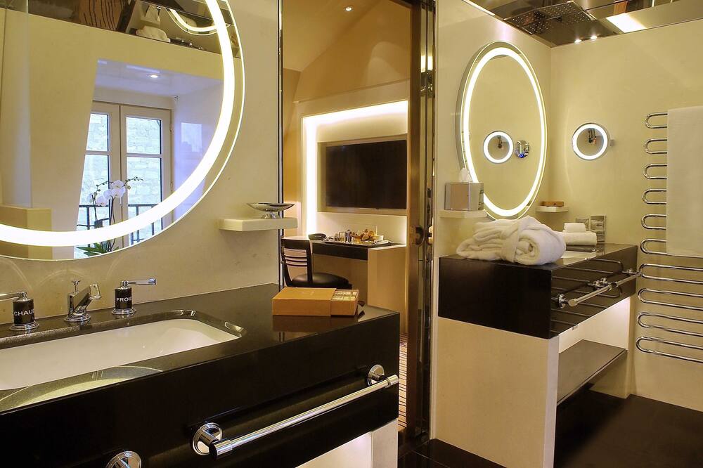 ホテル モンテーニュ 写真