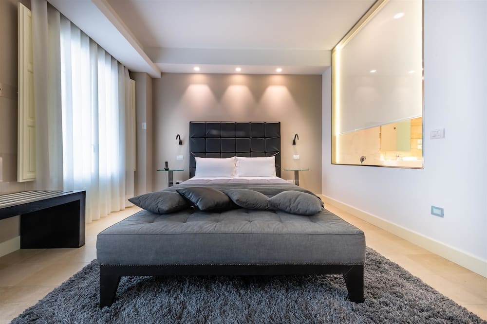 ホテル ポルタ レアーレ 写真