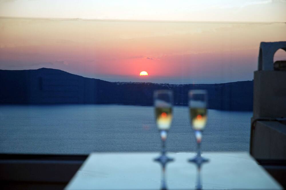 レヴィリエ サントリーニ 写真