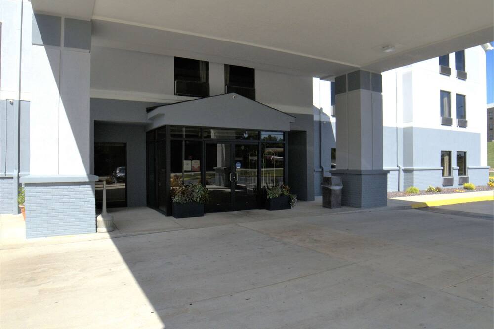 スーパー 8 バイ ウィンダム クロスビル テネシー 写真