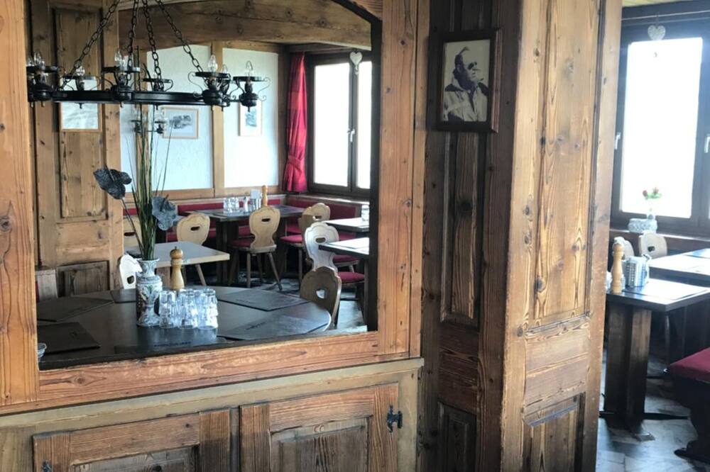 ホテル シュヴァルツゼー 写真