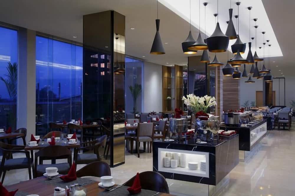 Hotel Grandhika Setiabudi Medan 写真