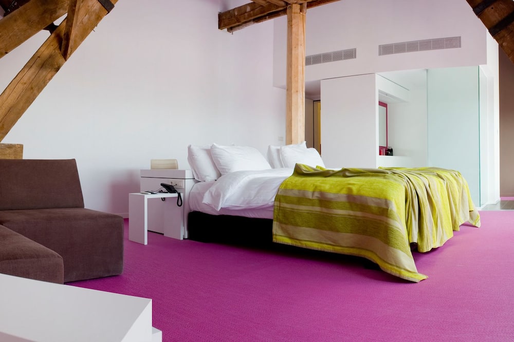 エブロン ホテル 写真