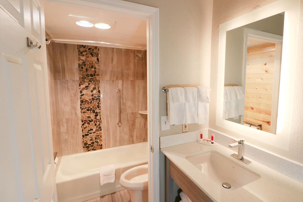 ベイモント バイ ウィンダム ガットリンバーグ オン ザ リバー 写真