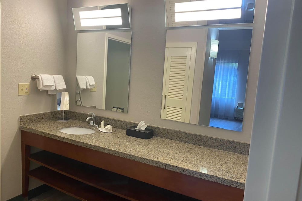 Courtyard by Marriott Newport News Yorktown 写真