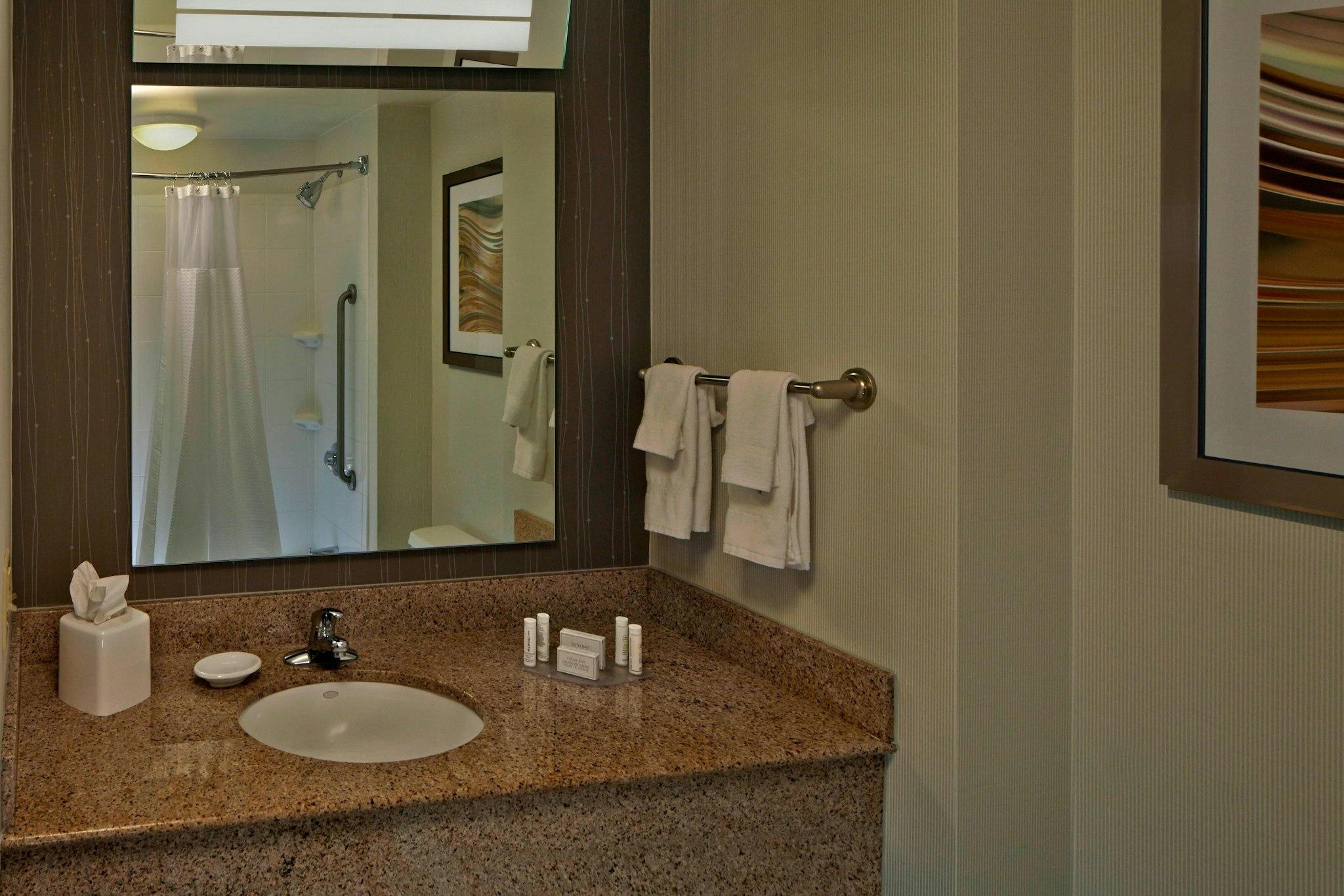 Courtyard by Marriott Providence Warwick 写真