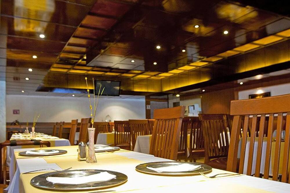 コリント ホテル 写真