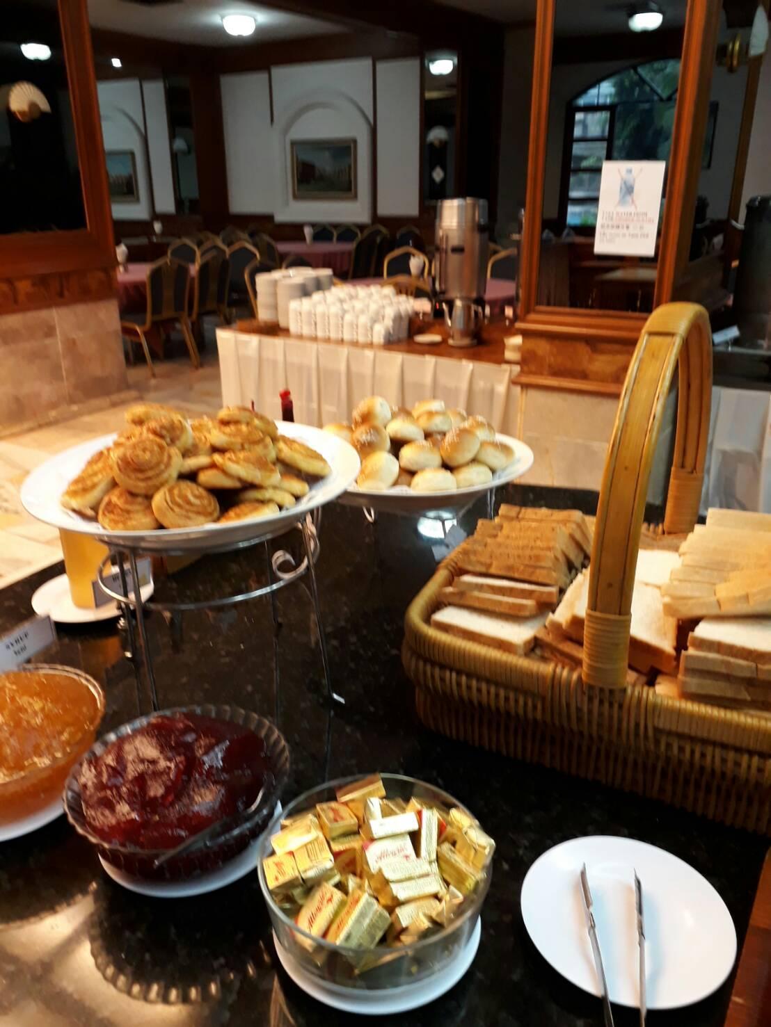 ロイヤル ツインズ ホテル 写真