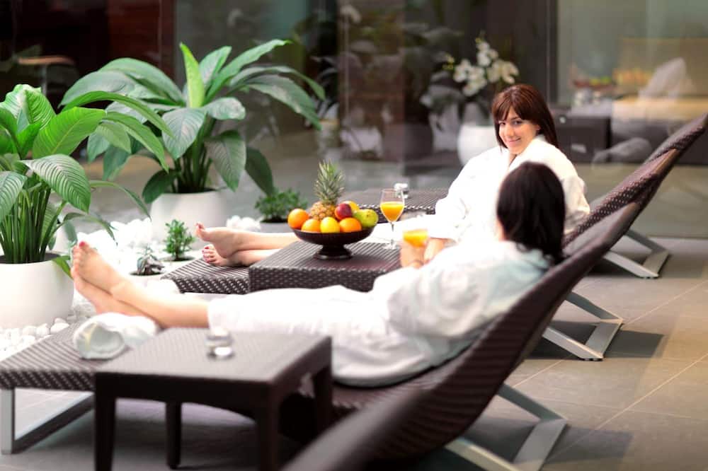 ホテル アリストス 写真