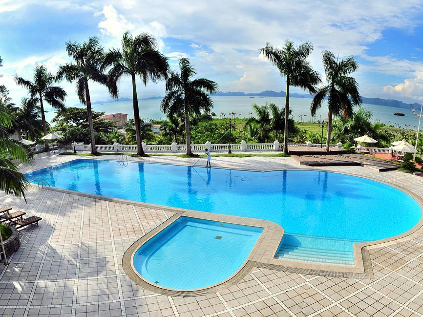 ロイヤル ヴィラ ハロン 写真