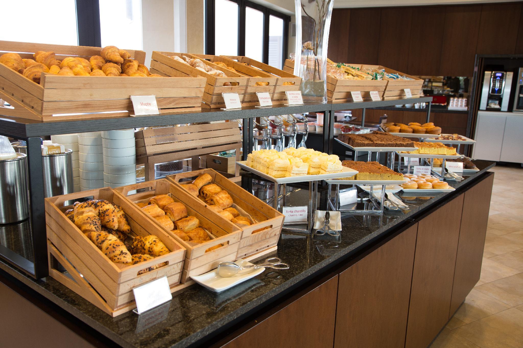 ウナ ホテルズ ガッレス ミラノ 写真