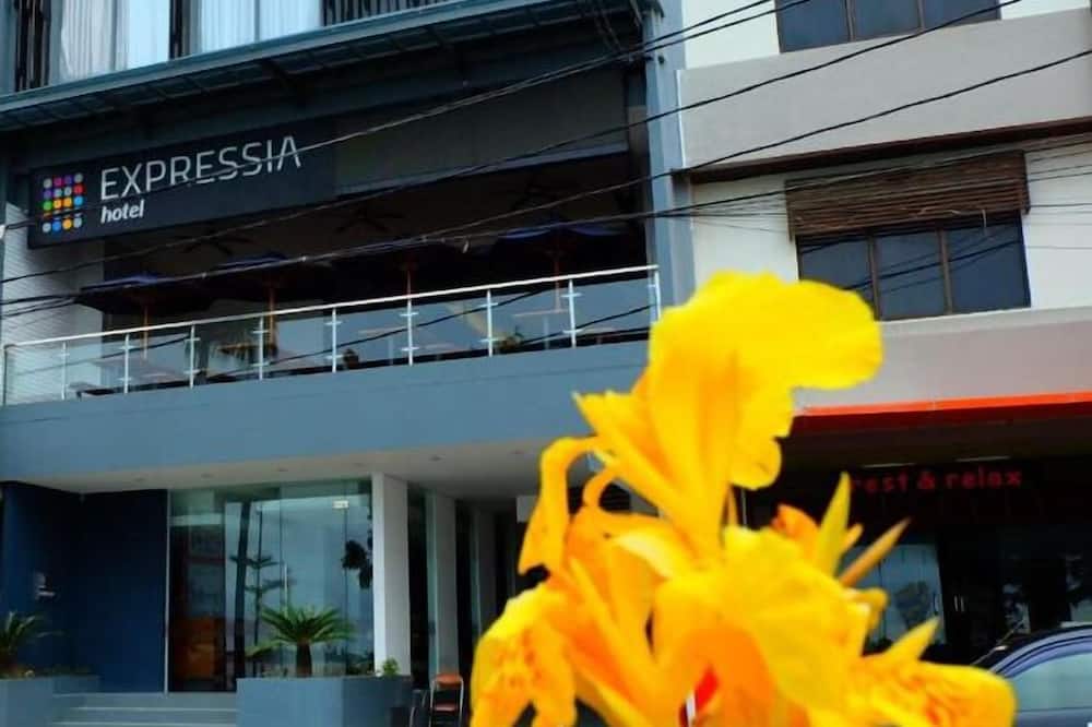 エクスプレシア ホテル マカッサル 写真