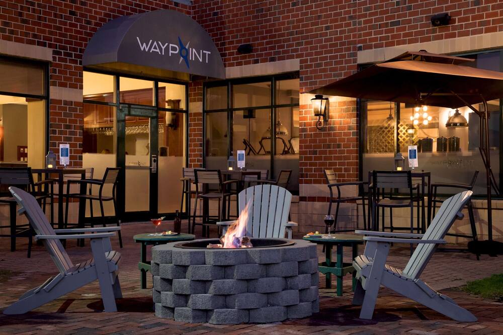 Embassy Suites by Hilton Portland Maine 写真