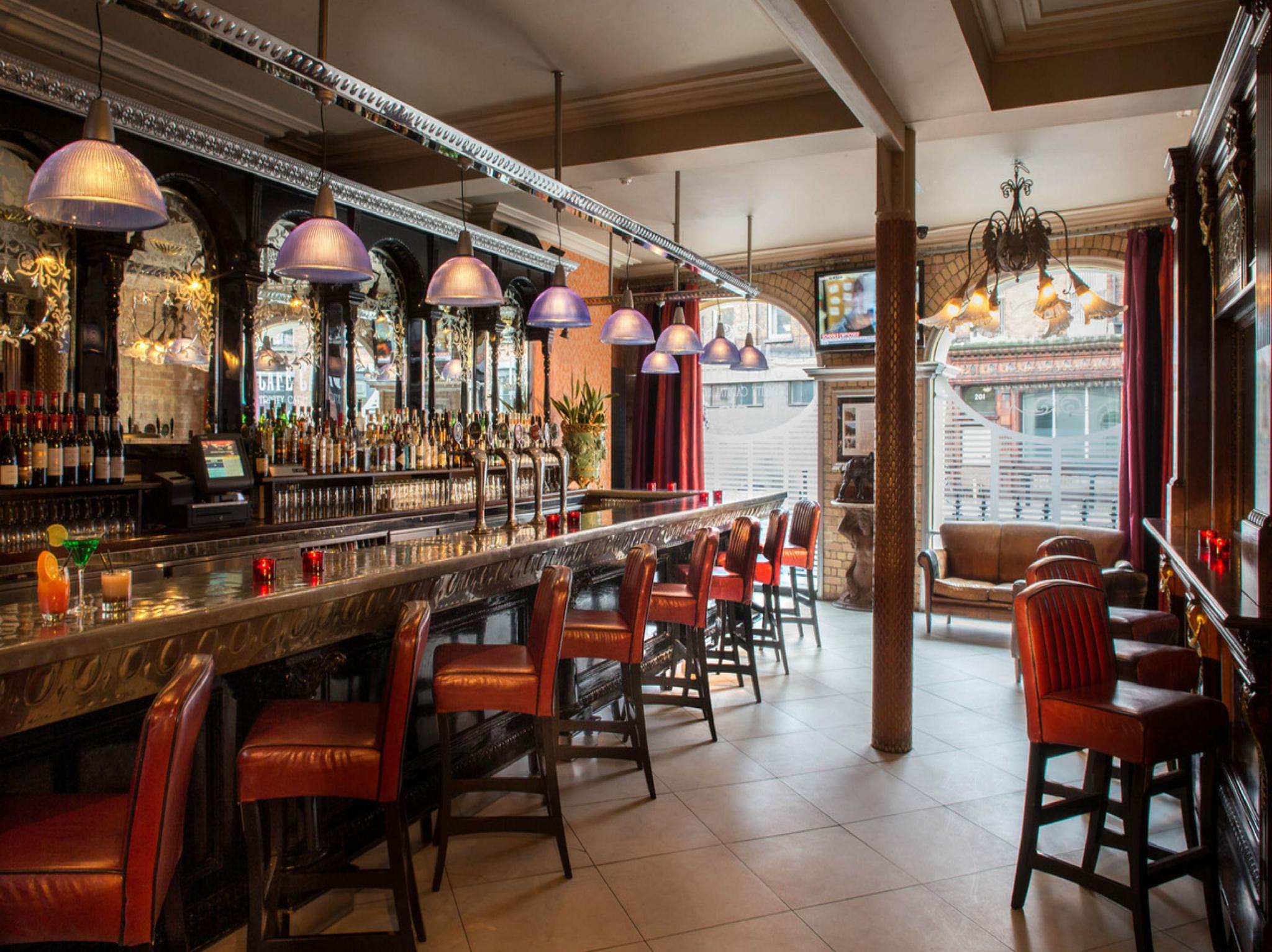 トリニティ シティ ホテル 写真