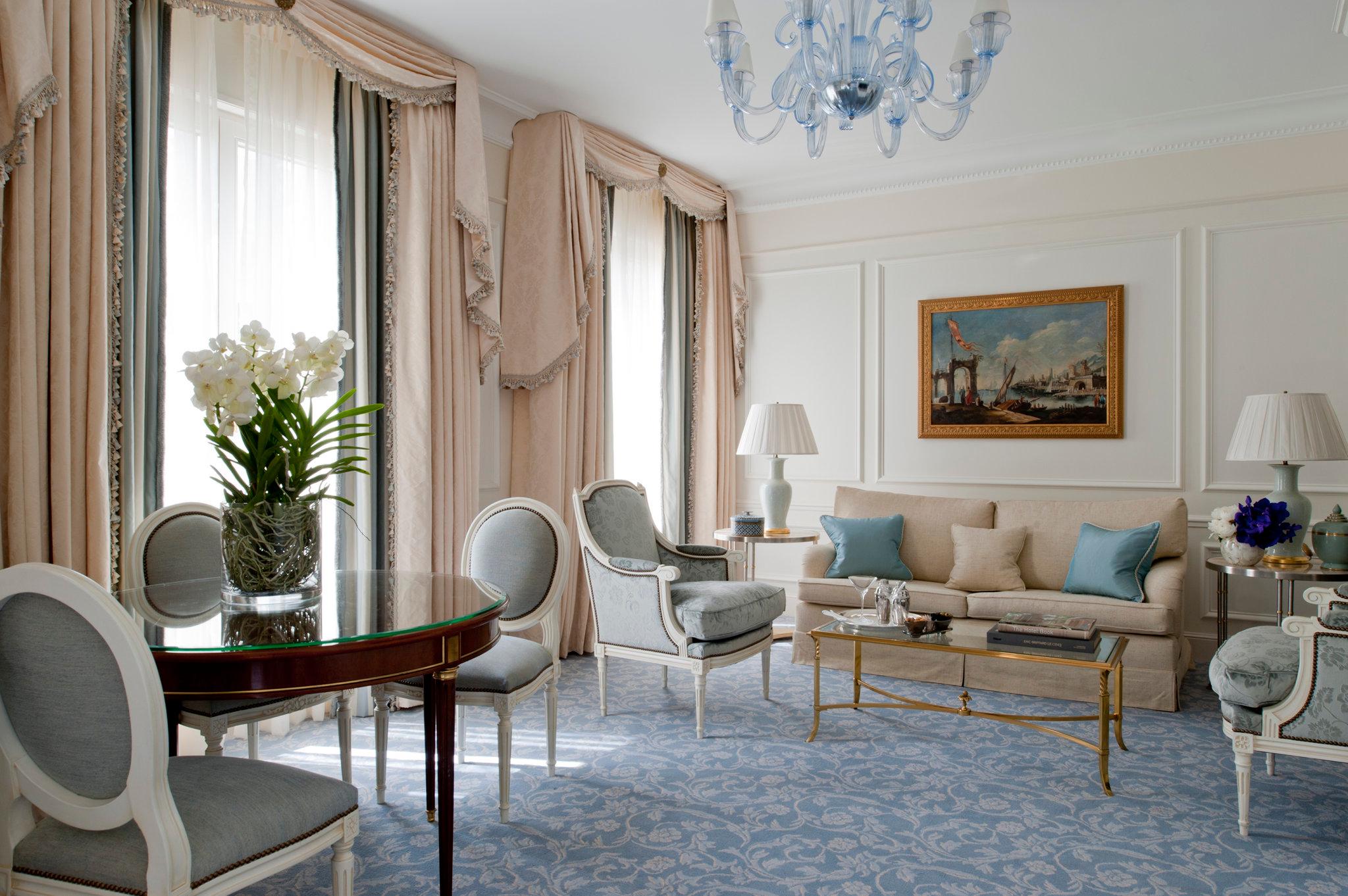 フォー シーズンズ ホテル ジョルジュ サンク パリ 写真