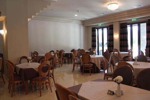 グランド メテオラ ホテル 写真