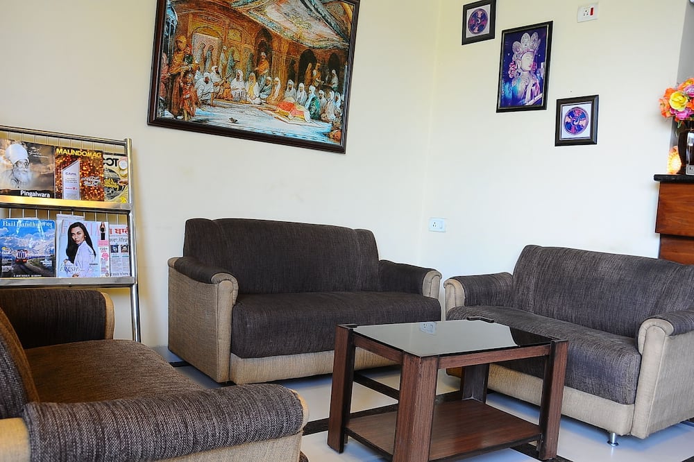 ホテル サロヴァー リージェンシー 写真