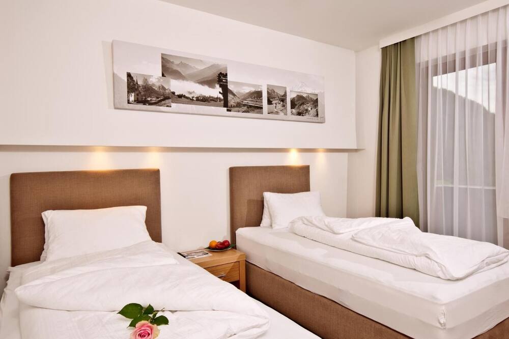 ホテル ノイヴィルト 写真