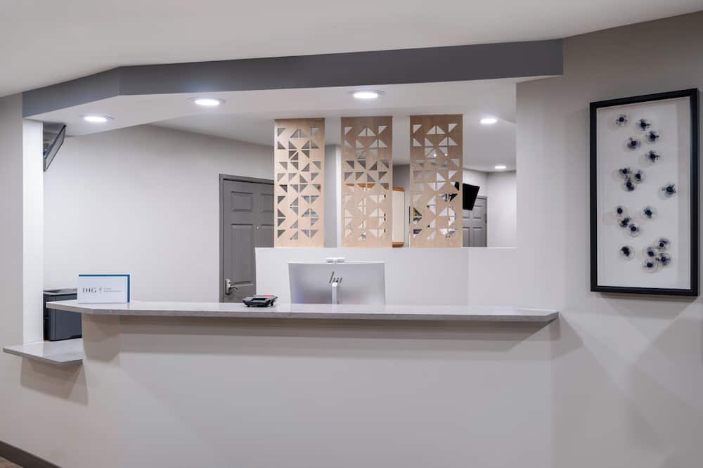 キャンドルウッド スイーツ ロックフォード by IHG 写真