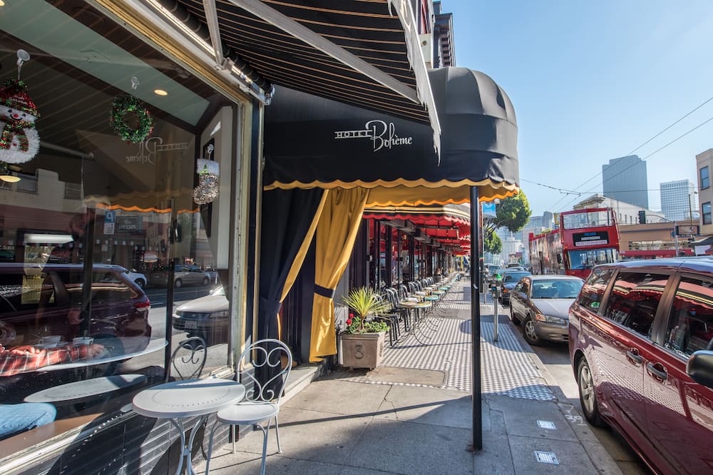 ホテル ボエーム 写真