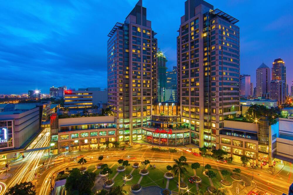 ホリデイ イン ＆ スイーツ マカティ バイ IHG 写真