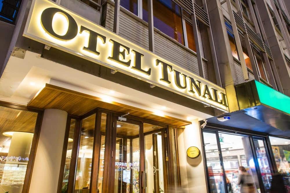 ホテル トゥナリ 写真