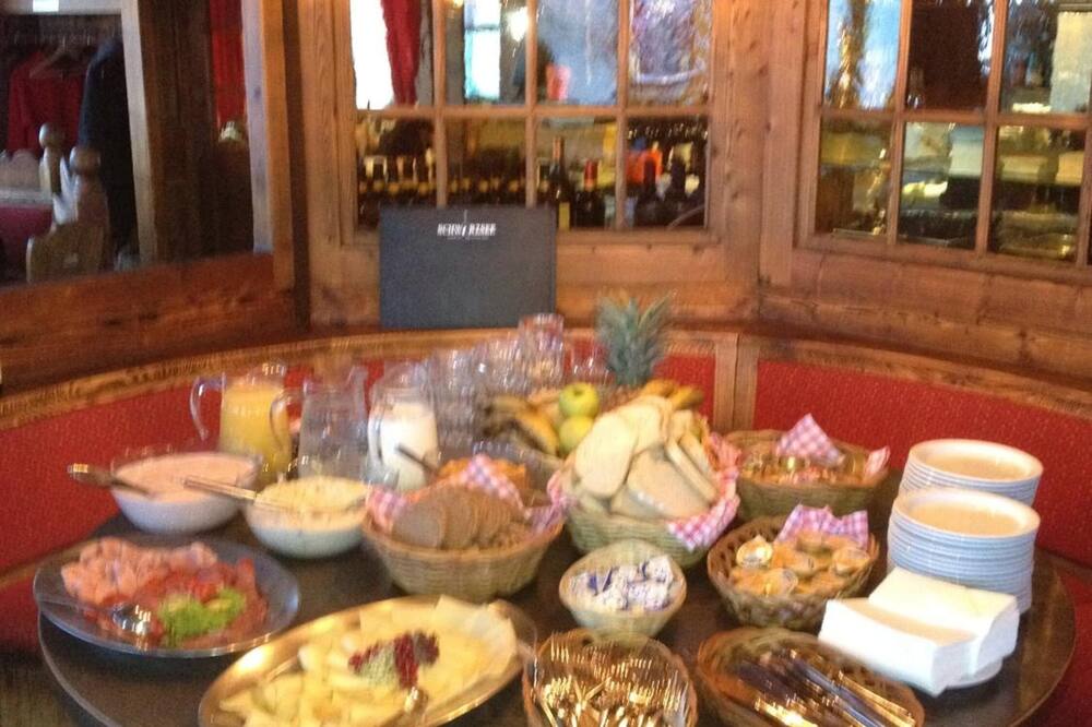 ホテル シュヴァルツゼー 写真