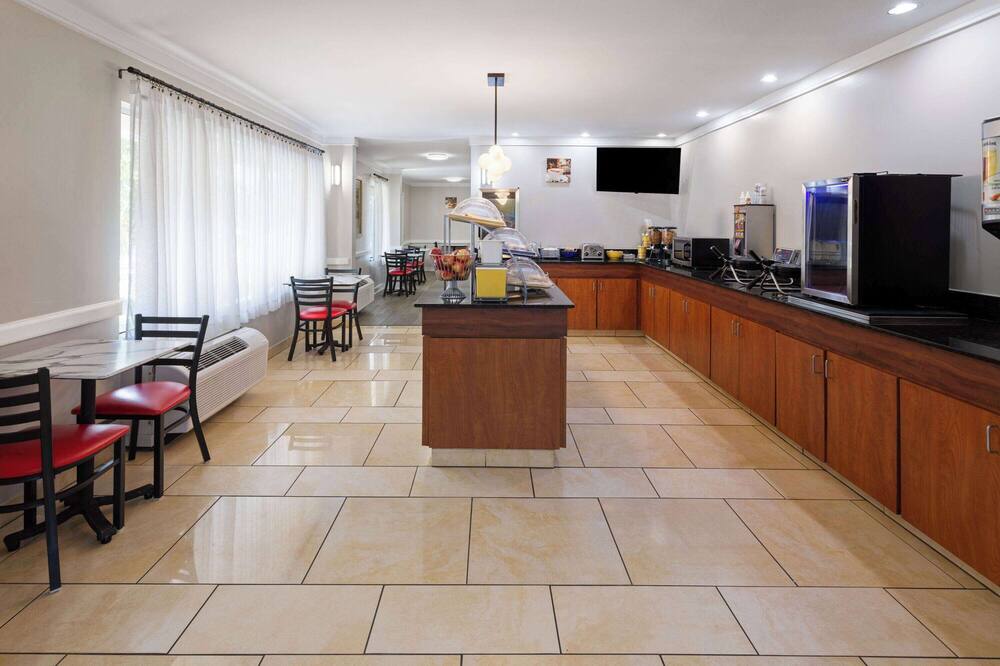 デイズ イン バイ ウィンダム フローレンス ニア シビック センター 写真