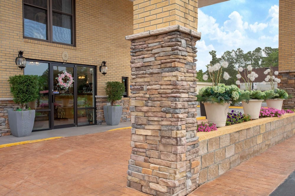 デイズ イン バイ ウィンダム レイク シティ 写真