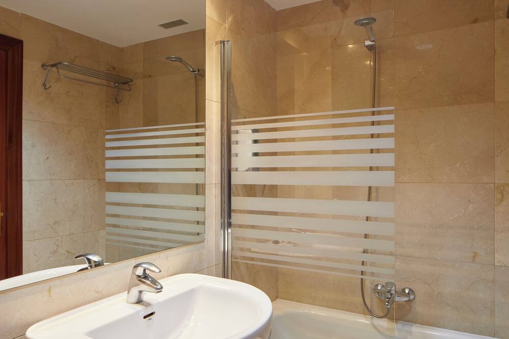 Iraipe Logroño Hotel 写真