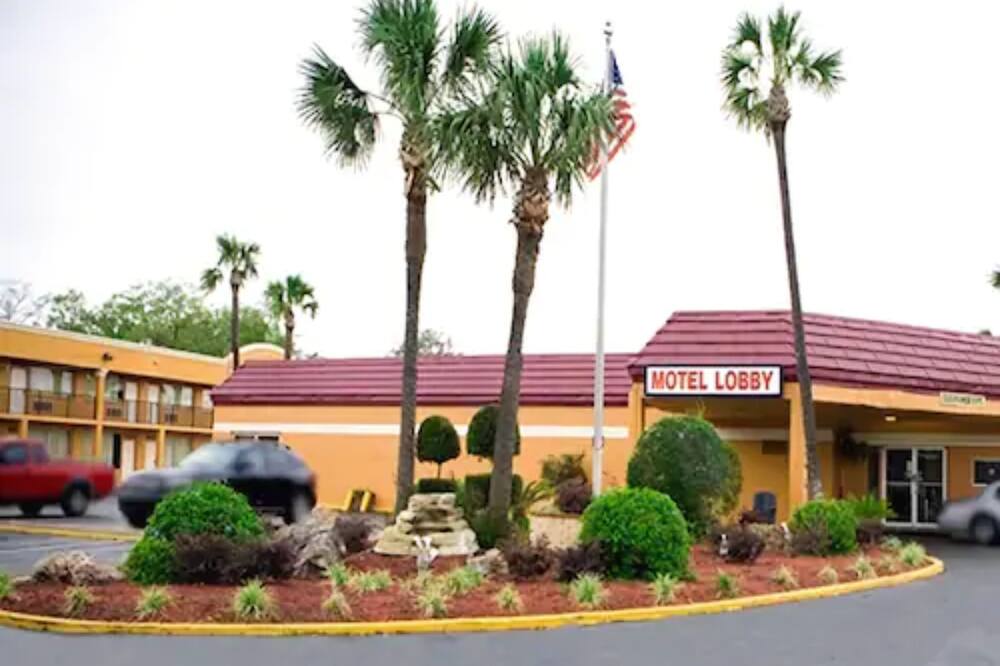 スコティッシュ イン ジャクソンビル ダウンタウン 写真