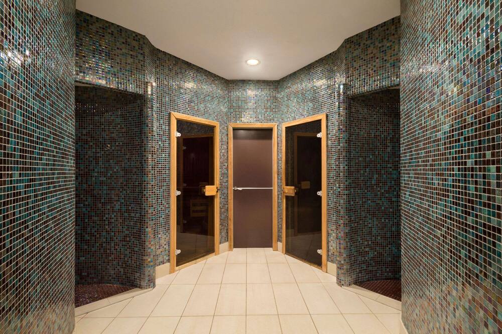 ラマダ プラザ バイ ウィンダム ゲヴゲリア 写真