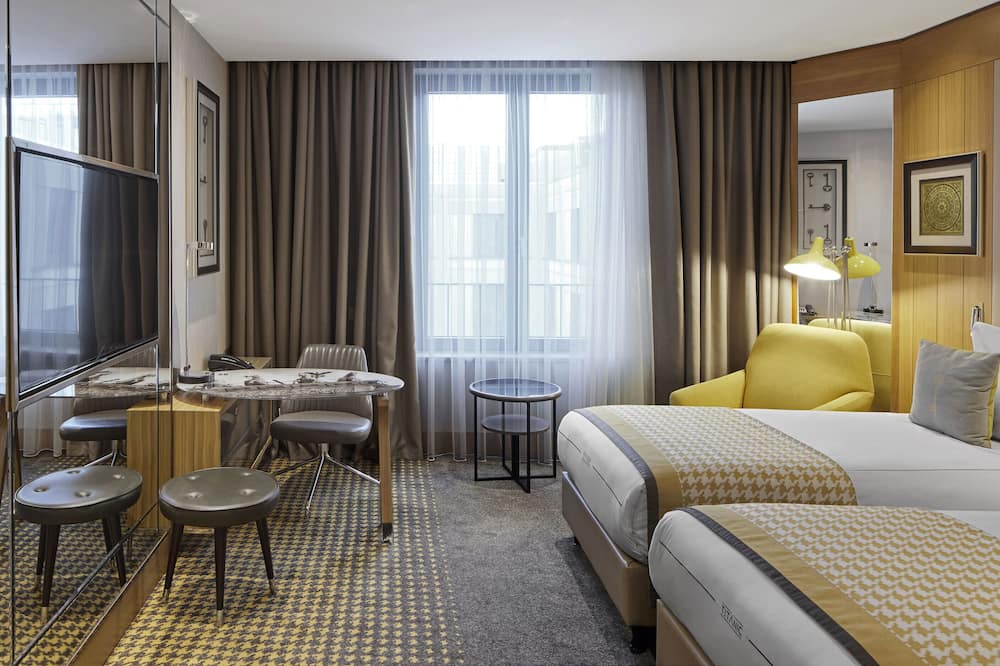 タイタニック シャウゼー ベルリン 写真