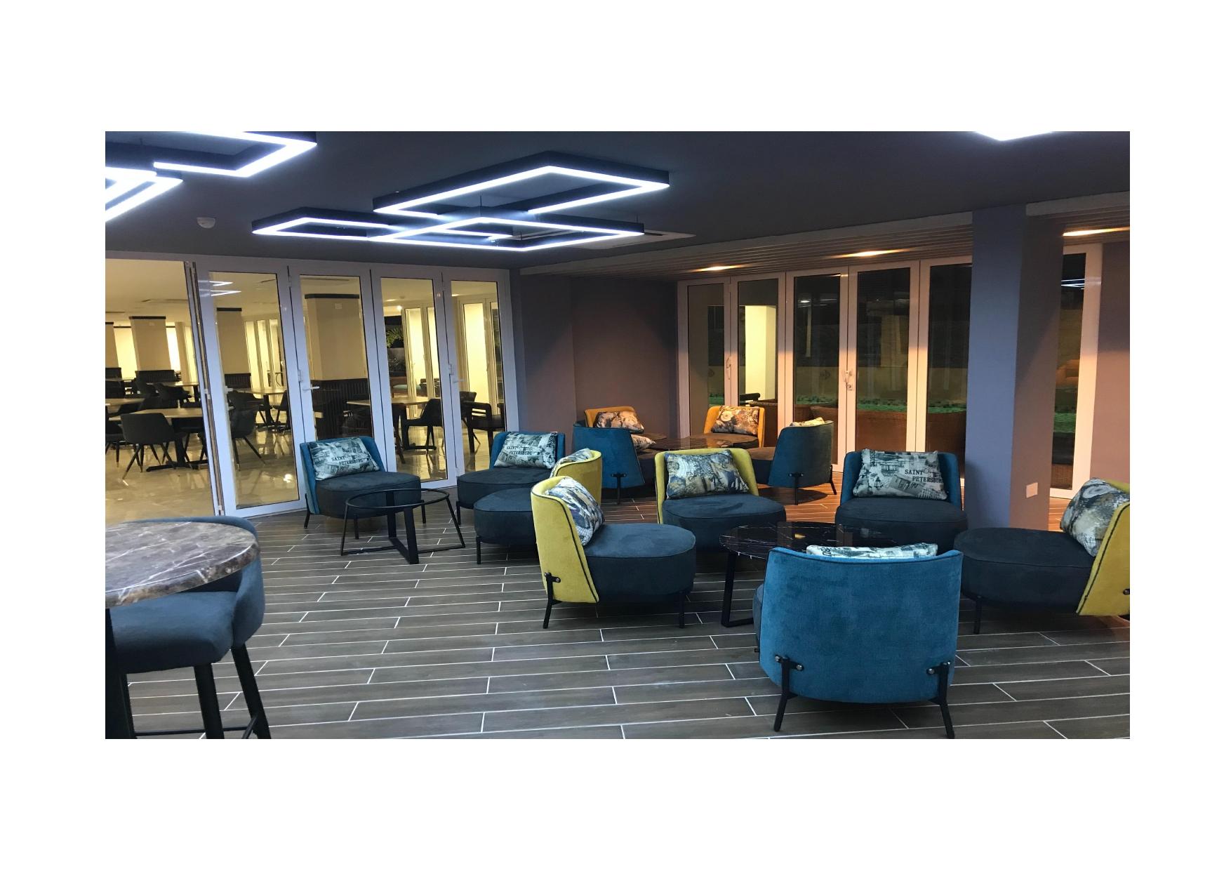 クリスティ スイーツ ホテル 写真