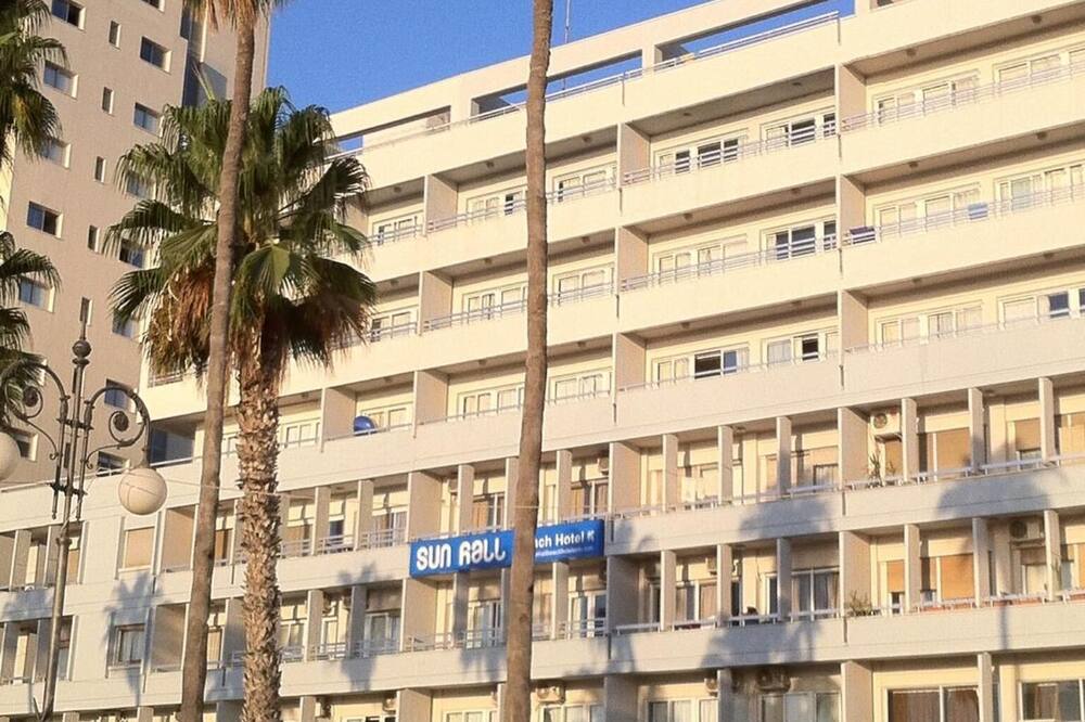 サン ホール ホテル 写真