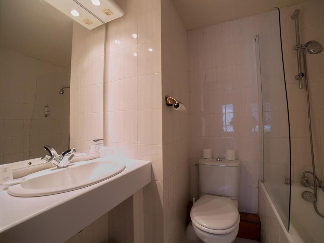 ホテル ル ムートン ブラン 写真