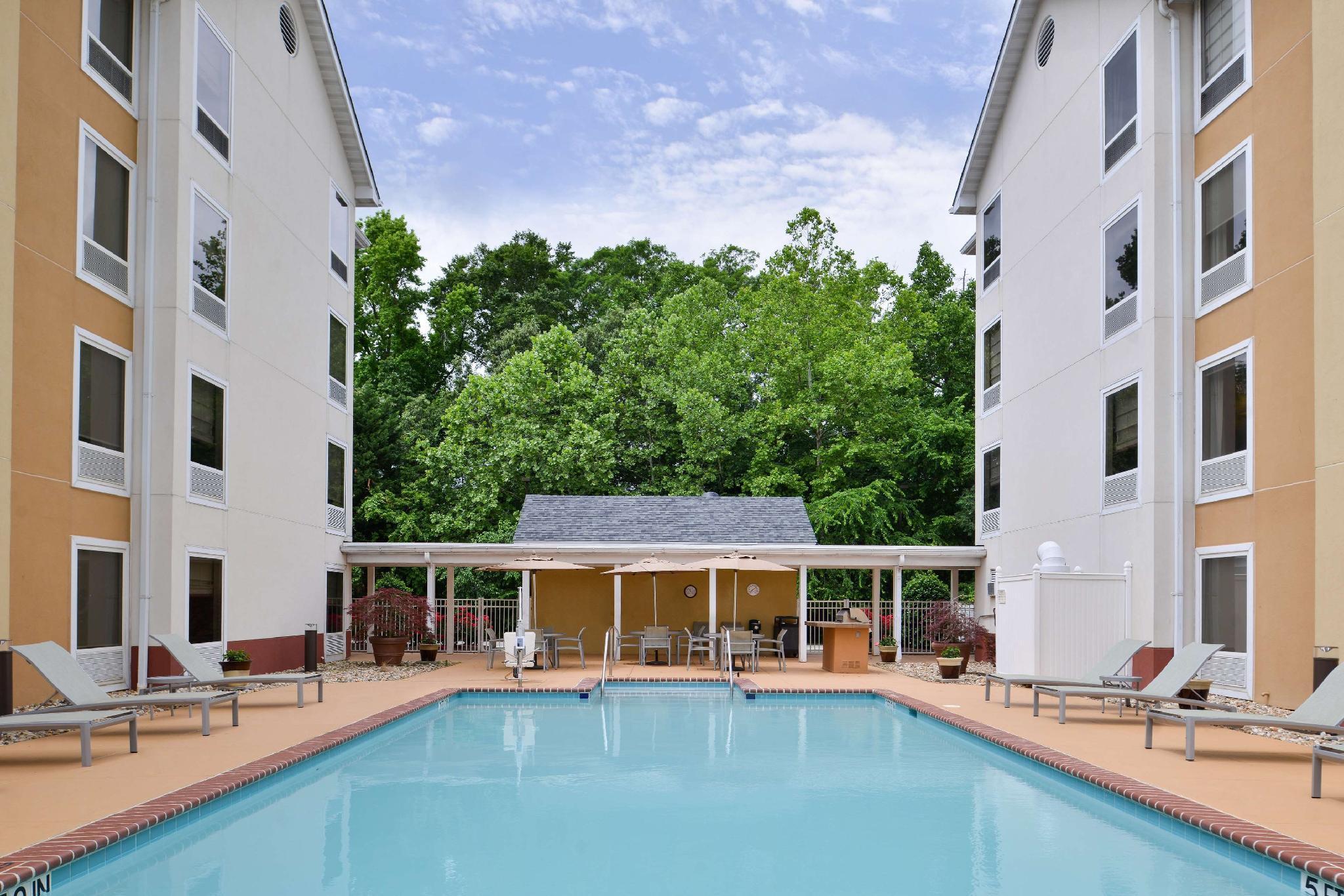 Hampton Inn & Suites Newport News-Airport (Oyster Point Area) 写真